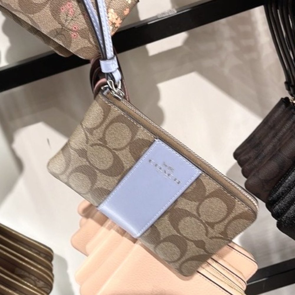 Corner Zip Wristlet In Signature Canvas Khaki / Marble Blue - Picture 1 of 11